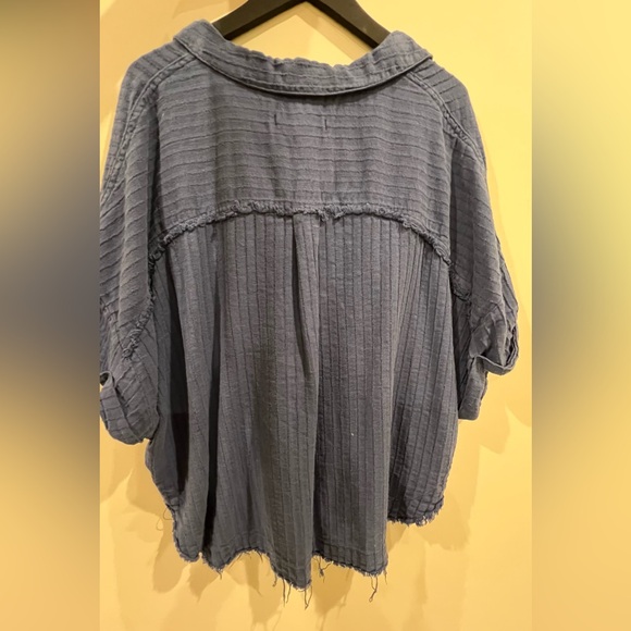 Free people size xs oversized, distressed shirt - Picture 3 of 3